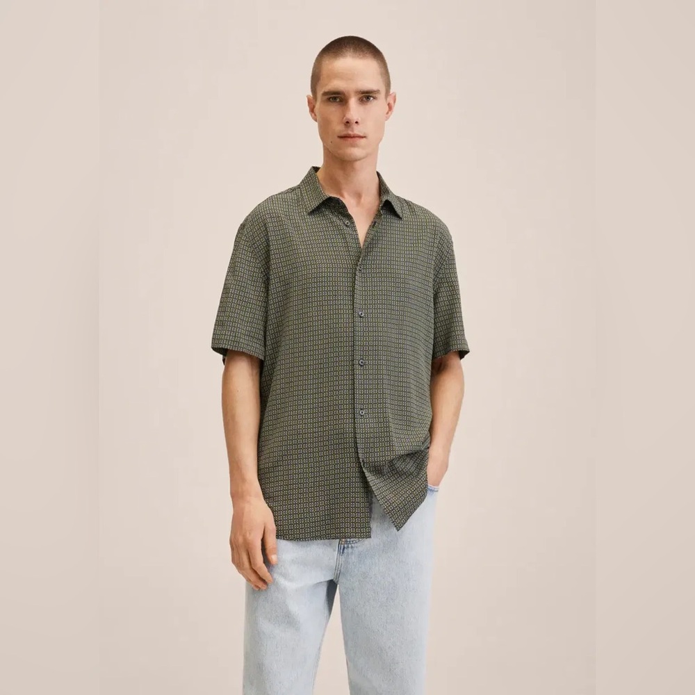 🌟 MNG Slim Fit Short-Sleeve Button-Up Shirt - Geometric Pattern (Men’s Size L) 🌟